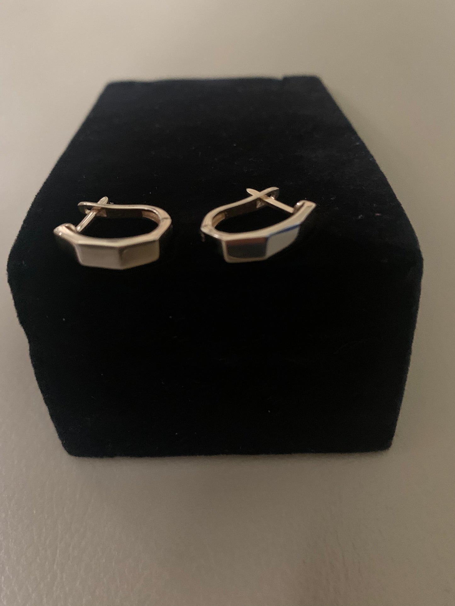 14kt Gold Girls Hoop Earrings