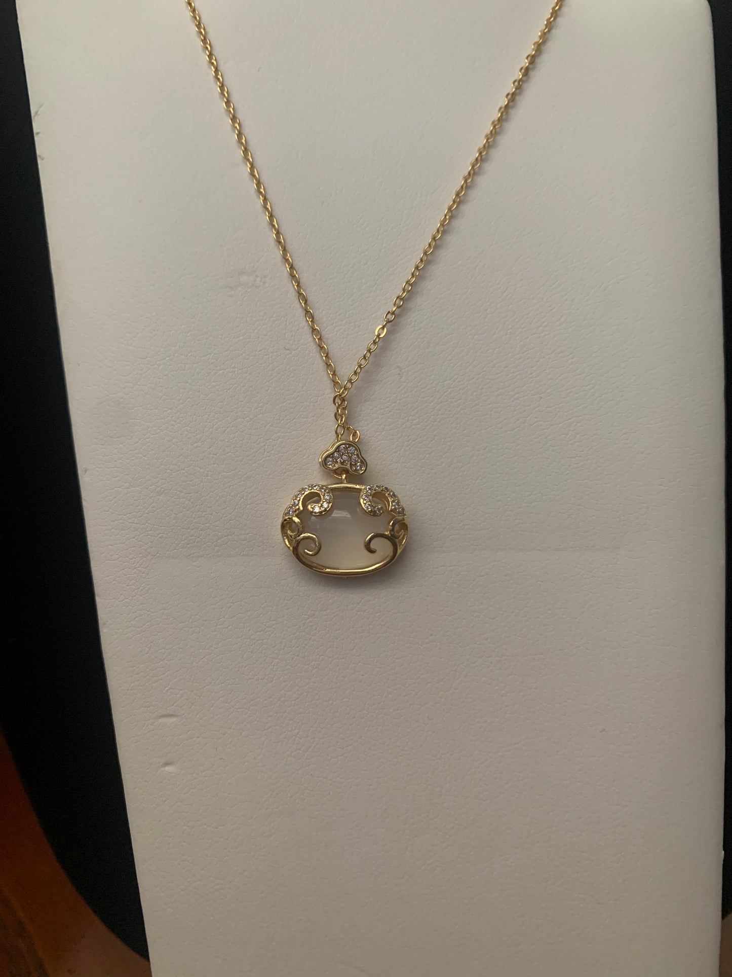 Clavicle Chain Design Pendant