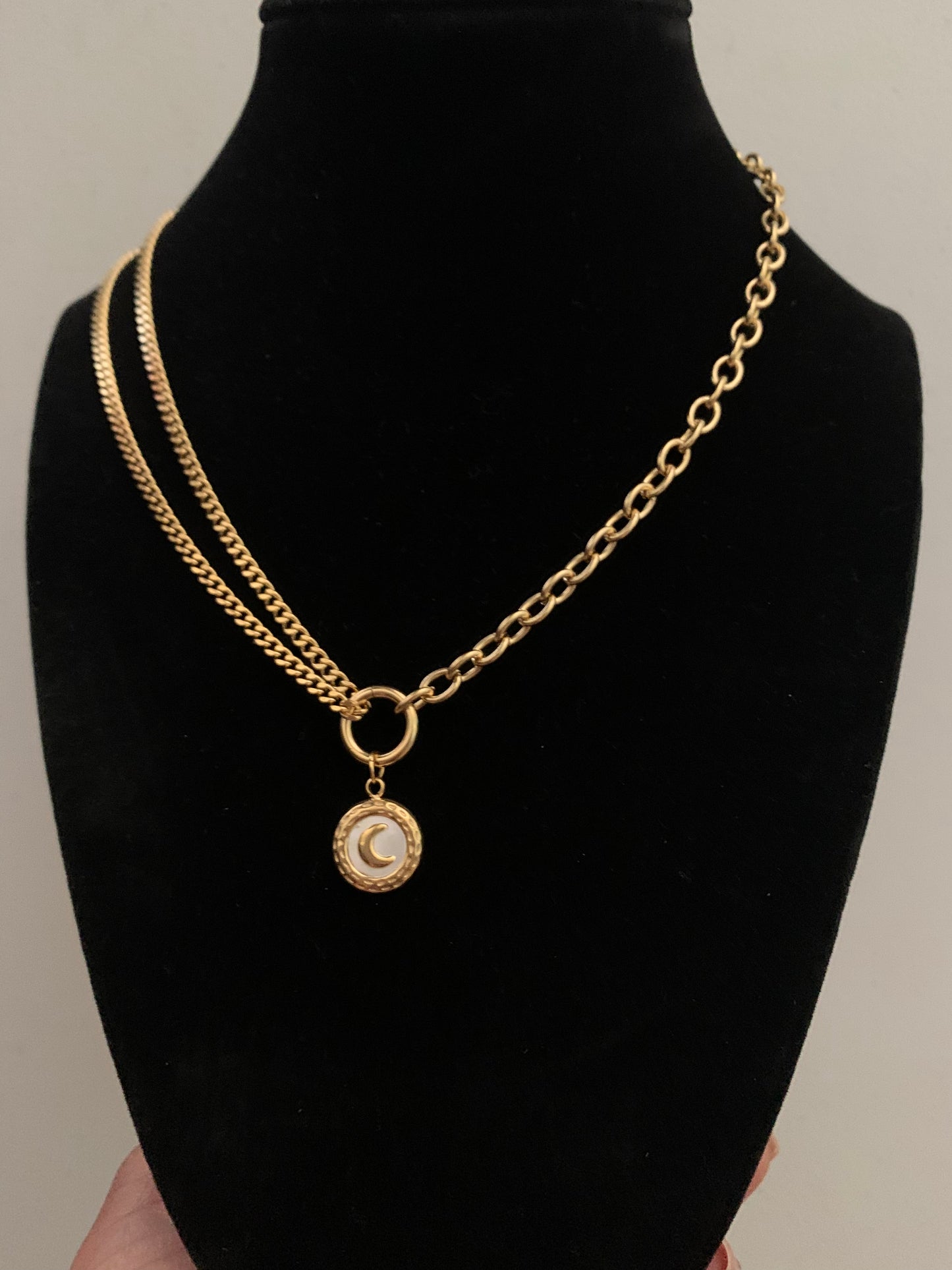 Double Chain Moon Pendant Chocker