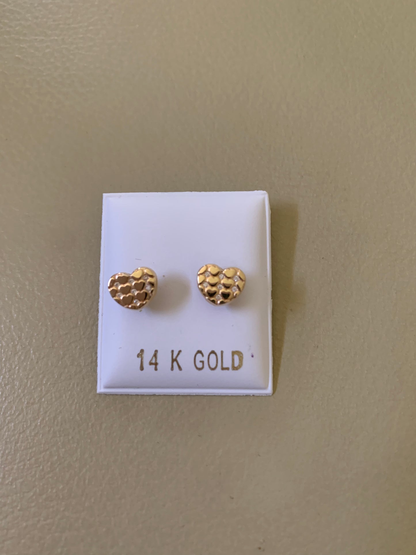 14 kt Gold Studs Heart shape Earring