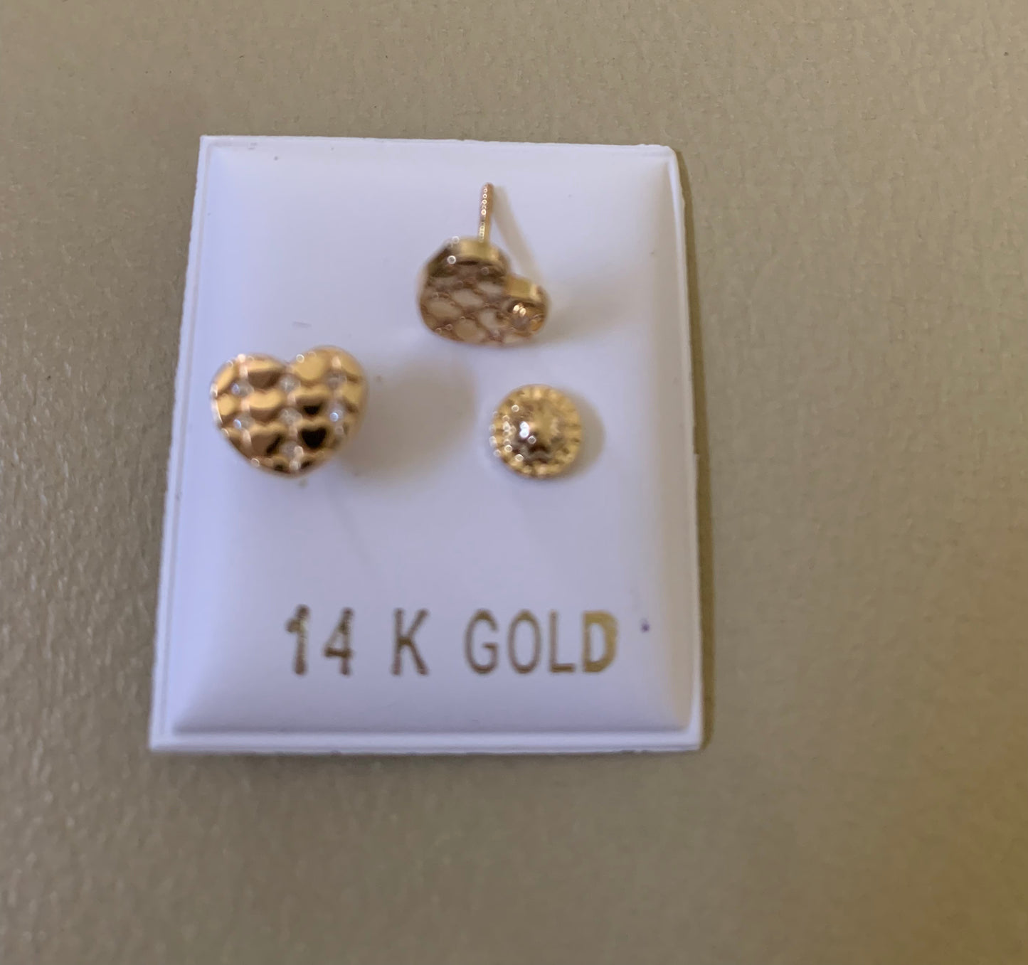 14 kt Gold Studs Heart shape Earring