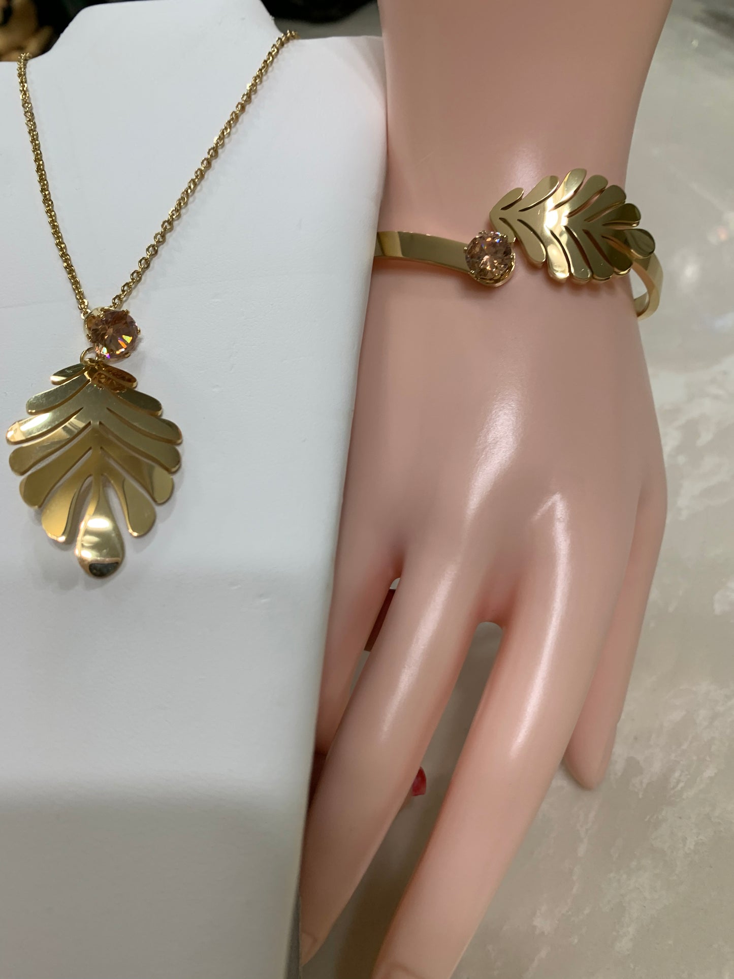 Leaf Necklace and Bracelet Set